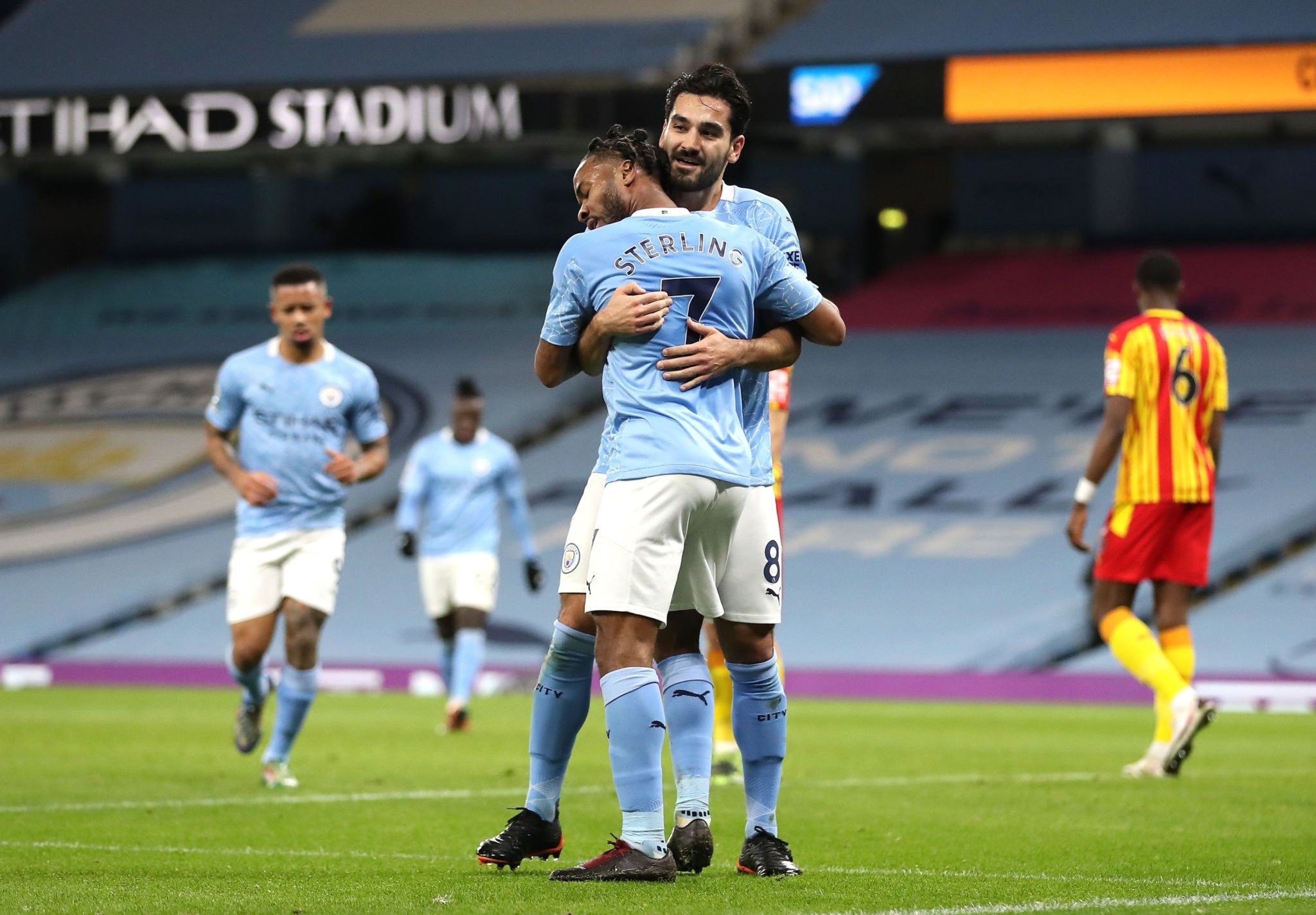 及作为场上 及作为场上